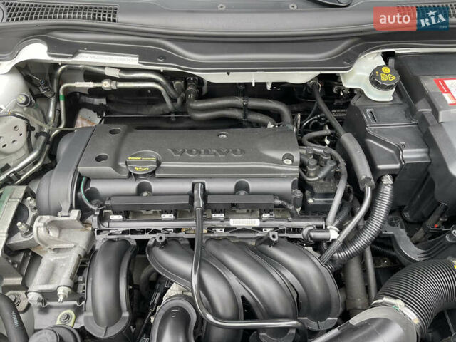 Білий Вольво V50, об'ємом двигуна 1.6 л та пробігом 179 тис. км за 7950 $, фото 55 на Automoto.ua