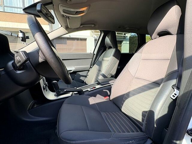 Вольво В50 2010 в Киеве на Automoto.ua Белый Вольво В50, объемом двигателя 1.6 л и пробегом 240 тыс. км за 7300 $, фото 4 на Automoto.ua