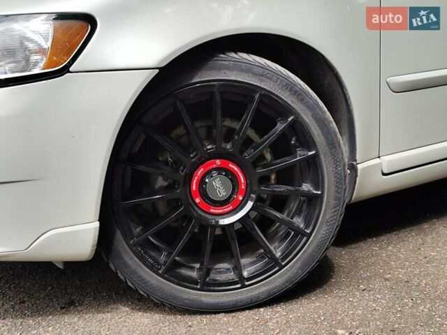 Белый Вольво В50, объемом двигателя 1.6 л и пробегом 225 тыс. км за 7400 $, фото 13 на Automoto.ua