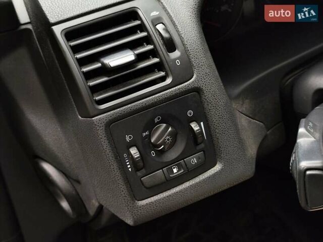 Белый Вольво В50, объемом двигателя 1.6 л и пробегом 225 тыс. км за 7400 $, фото 24 на Automoto.ua