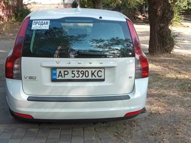 Белый Вольво В50, объемом двигателя 1.6 л и пробегом 230 тыс. км за 6200 $, фото 5 на Automoto.ua