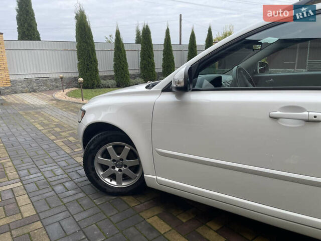 Білий Вольво V50, об'ємом двигуна 1.6 л та пробігом 179 тис. км за 7950 $, фото 48 на Automoto.ua