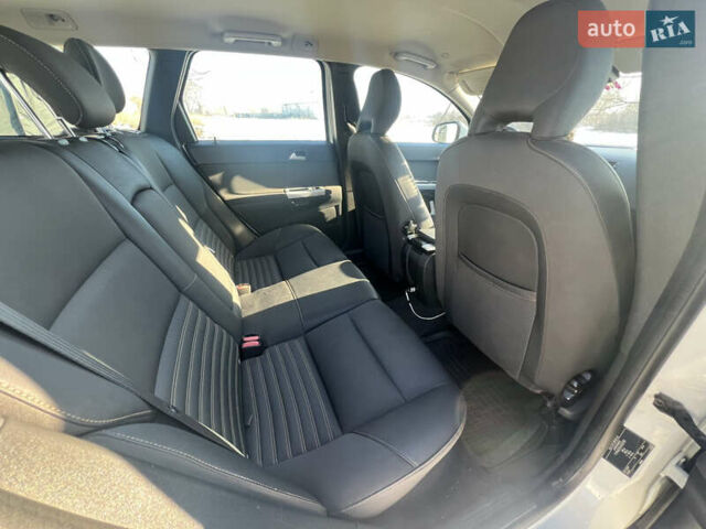 Білий Вольво V50, об'ємом двигуна 2.4 л та пробігом 280 тис. км за 8000 $, фото 20 на Automoto.ua