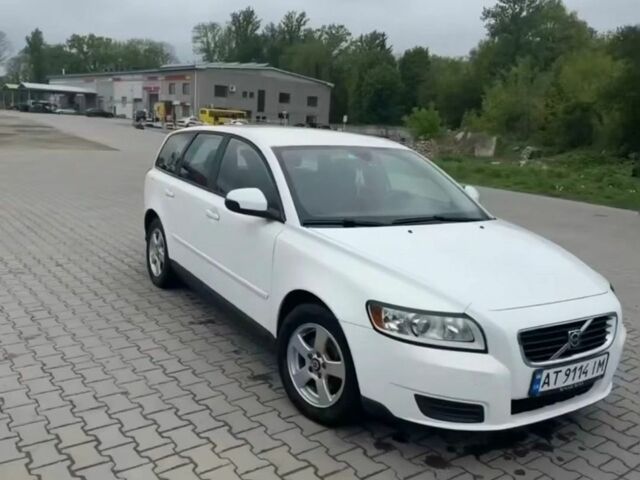 Білий Вольво V50, об'ємом двигуна 1.6 л та пробігом 170 тис. км за 6000 $, фото 28 на Automoto.ua