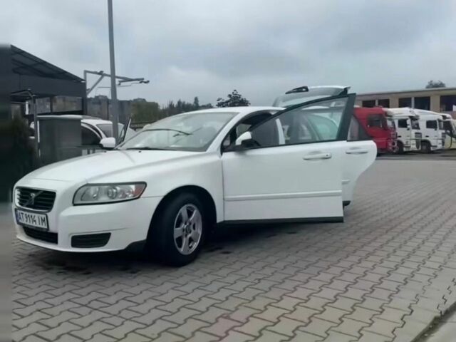 Білий Вольво V50, об'ємом двигуна 1.6 л та пробігом 170 тис. км за 6000 $, фото 16 на Automoto.ua