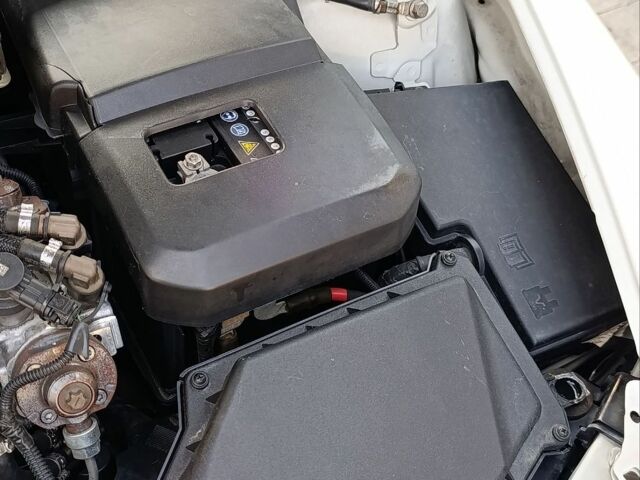 Білий Вольво V50, об'ємом двигуна 2 л та пробігом 271 тис. км за 9200 $, фото 84 на Automoto.ua