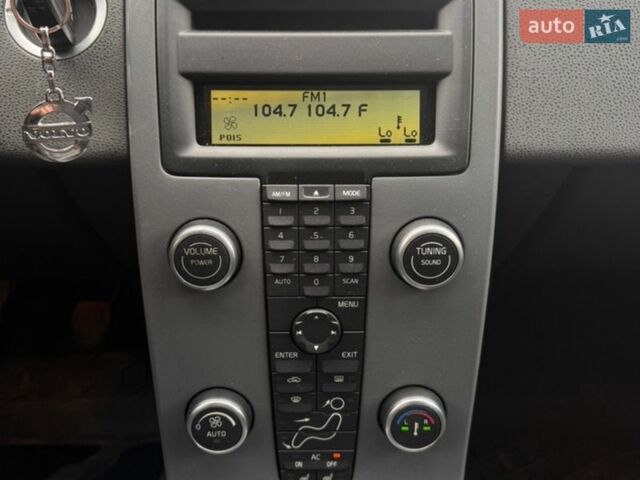 Білий Вольво V50, об'ємом двигуна 1.6 л та пробігом 282 тис. км за 6999 $, фото 18 на Automoto.ua