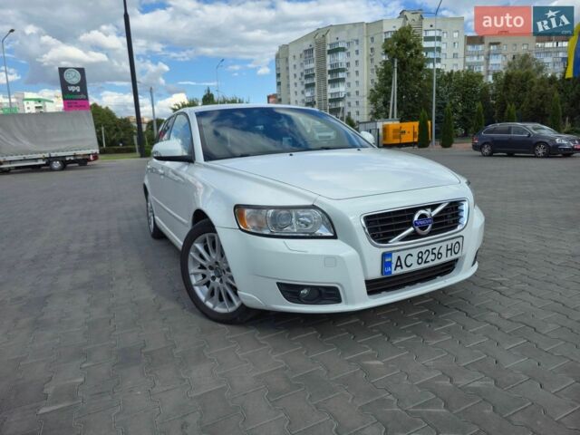 Белый Вольво В50, объемом двигателя 1.56 л и пробегом 254 тыс. км за 7500 $, фото 7 на Automoto.ua