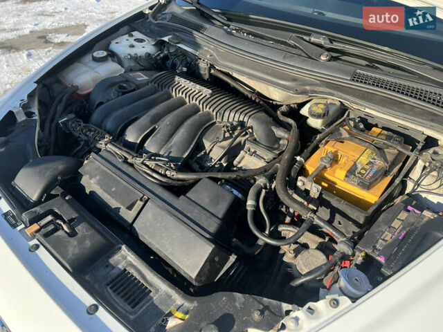Білий Вольво V50, об'ємом двигуна 2.4 л та пробігом 280 тис. км за 8000 $, фото 25 на Automoto.ua