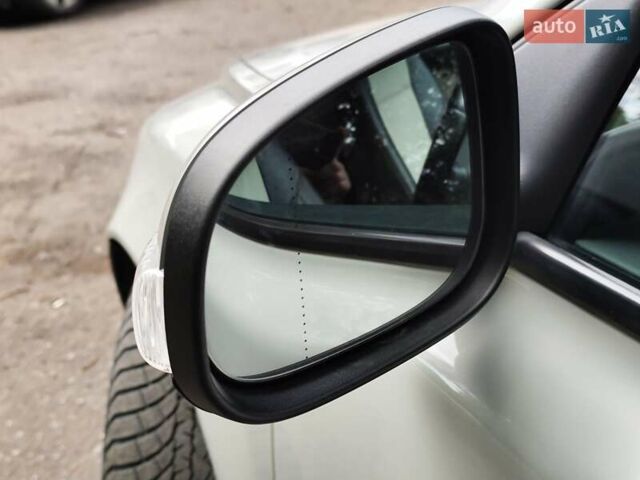 Белый Вольво В50, объемом двигателя 1.6 л и пробегом 225 тыс. км за 7400 $, фото 11 на Automoto.ua