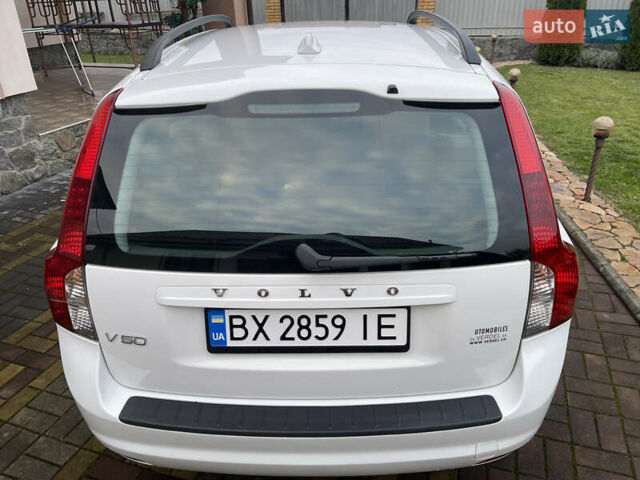 Білий Вольво V50, об'ємом двигуна 1.6 л та пробігом 179 тис. км за 7950 $, фото 36 на Automoto.ua