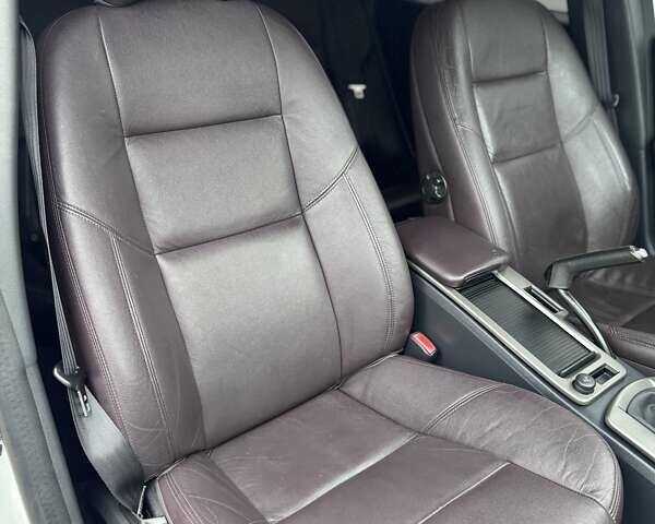 Білий Вольво V50, об'ємом двигуна 1.6 л та пробігом 240 тис. км за 9800 $, фото 20 на Automoto.ua