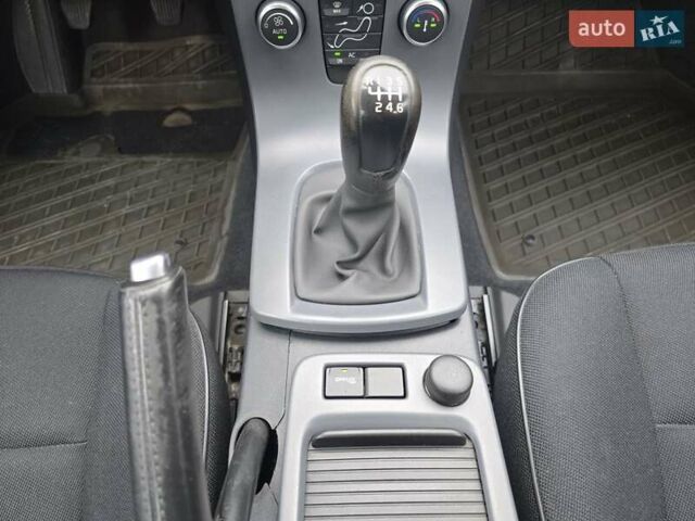 Белый Вольво В50, объемом двигателя 1.6 л и пробегом 224 тыс. км за 7999 $, фото 48 на Automoto.ua