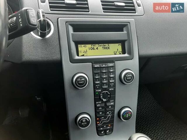 Белый Вольво В50, объемом двигателя 1.56 л и пробегом 178 тыс. км за 7979 $, фото 12 на Automoto.ua