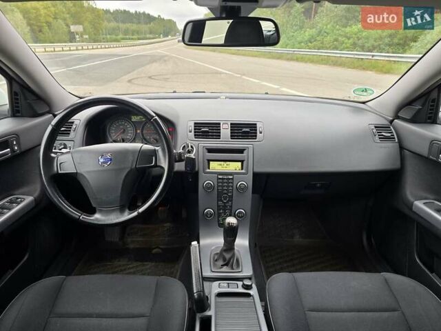 Белый Вольво В50, объемом двигателя 1.6 л и пробегом 224 тыс. км за 7999 $, фото 42 на Automoto.ua