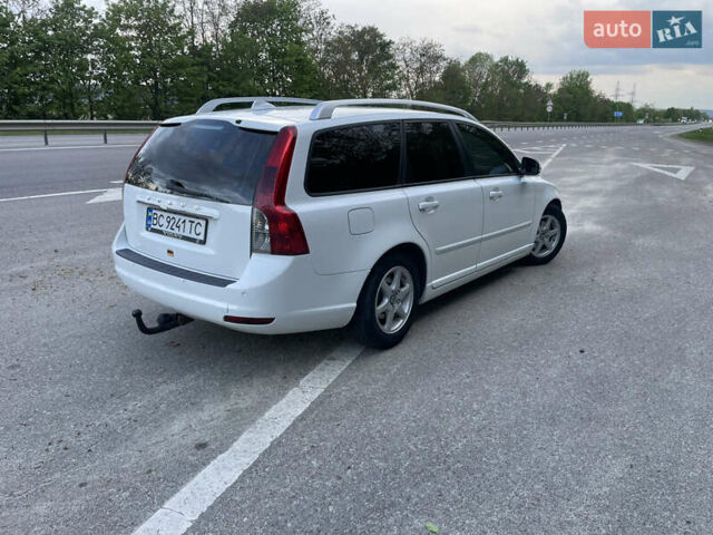 Білий Вольво V50, об'ємом двигуна 1.6 л та пробігом 227 тис. км за 7500 $, фото 10 на Automoto.ua