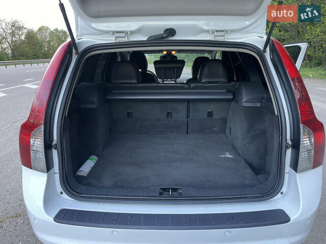 Білий Вольво V50, об'ємом двигуна 1.6 л та пробігом 227 тис. км за 7500 $, фото 27 на Automoto.ua