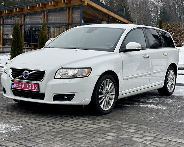 Білий Вольво V50, об'ємом двигуна 2 л та пробігом 214 тис. км за 9990 $, фото 15 на Automoto.ua