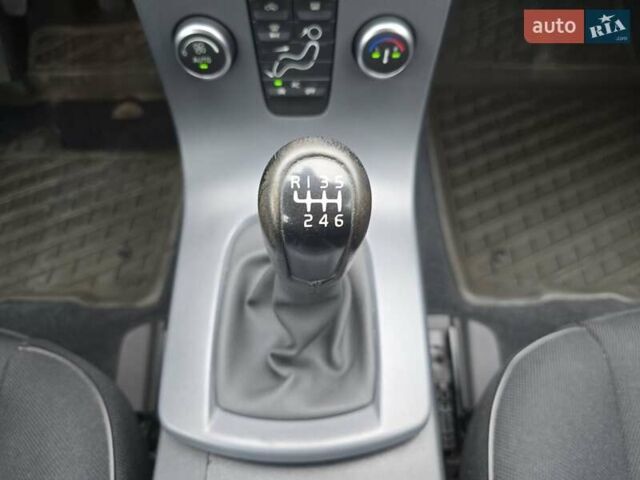 Белый Вольво В50, объемом двигателя 1.6 л и пробегом 224 тыс. км за 7999 $, фото 47 на Automoto.ua