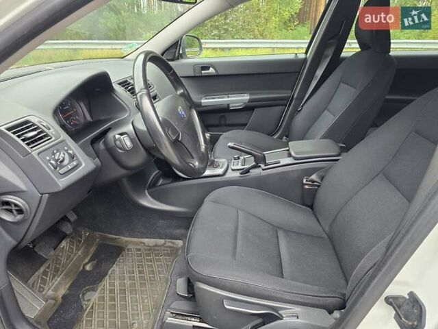 Белый Вольво В50, объемом двигателя 1.6 л и пробегом 224 тыс. км за 7999 $, фото 21 на Automoto.ua