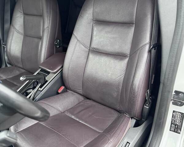 Білий Вольво V50, об'ємом двигуна 1.6 л та пробігом 240 тис. км за 9800 $, фото 17 на Automoto.ua