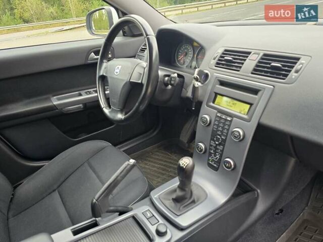 Белый Вольво В50, объемом двигателя 1.6 л и пробегом 224 тыс. км за 7999 $, фото 39 на Automoto.ua