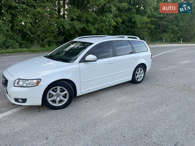 Білий Вольво V50, об'ємом двигуна 1.6 л та пробігом 227 тис. км за 7500 $, фото 18 на Automoto.ua