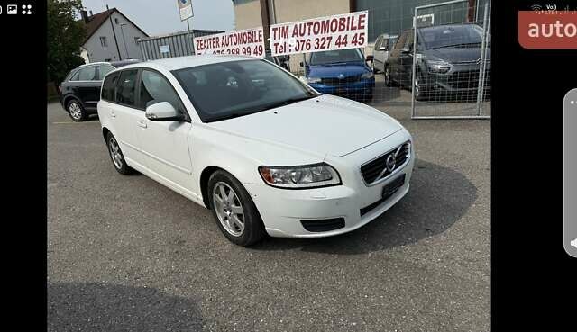 Белый Вольво В50, объемом двигателя 1.56 л и пробегом 178 тыс. км за 7979 $, фото 28 на Automoto.ua