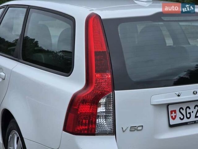 Белый Вольво В50, объемом двигателя 1.6 л и пробегом 224 тыс. км за 7999 $, фото 13 на Automoto.ua