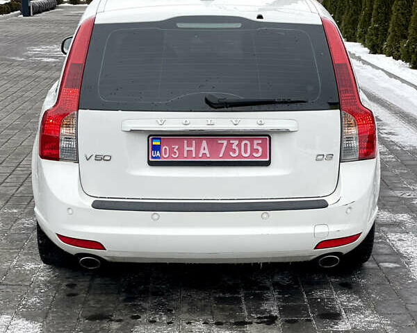 Білий Вольво V50, об'ємом двигуна 2 л та пробігом 214 тис. км за 9990 $, фото 19 на Automoto.ua