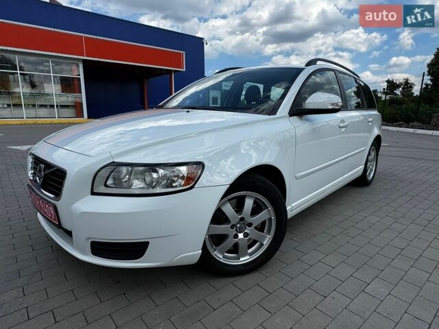 Білий Вольво V50, об'ємом двигуна 2 л та пробігом 285 тис. км за 9150 $, фото 33 на Automoto.ua