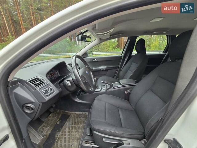 Белый Вольво В50, объемом двигателя 1.6 л и пробегом 224 тыс. км за 7999 $, фото 23 на Automoto.ua