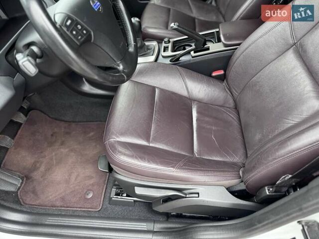 Білий Вольво V50, об'ємом двигуна 1.6 л та пробігом 240 тис. км за 9800 $, фото 15 на Automoto.ua