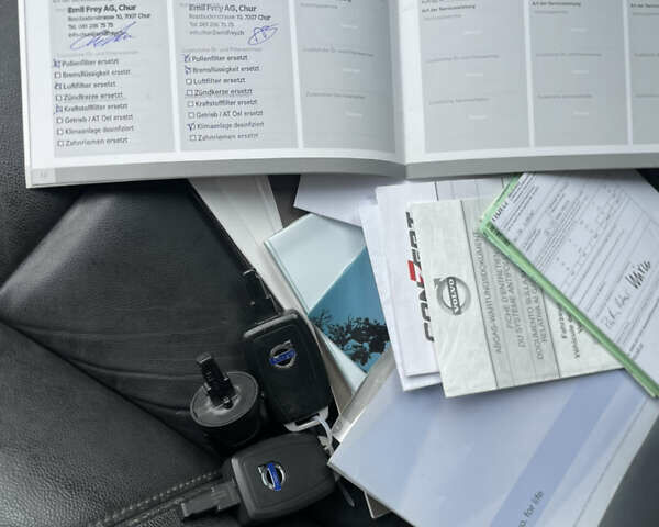 Білий Вольво V50, об'ємом двигуна 2 л та пробігом 214 тис. км за 9990 $, фото 36 на Automoto.ua