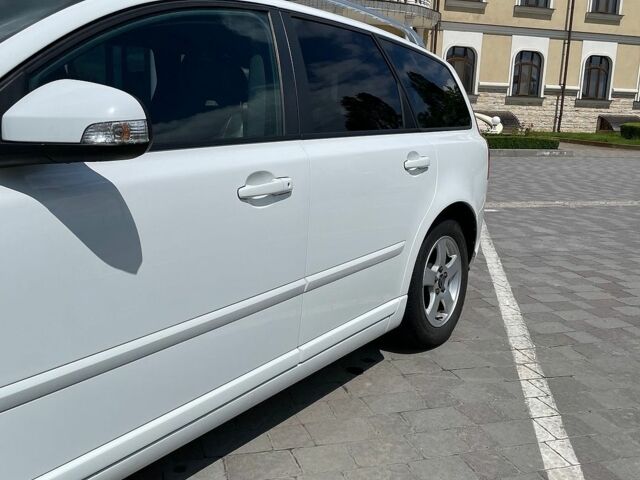 Білий Вольво V50, об'ємом двигуна 1.6 л та пробігом 240 тис. км за 6500 $, фото 9 на Automoto.ua
