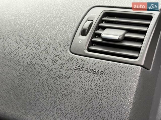 Белый Вольво В50, объемом двигателя 1.6 л и пробегом 209 тыс. км за 8150 $, фото 45 на Automoto.ua