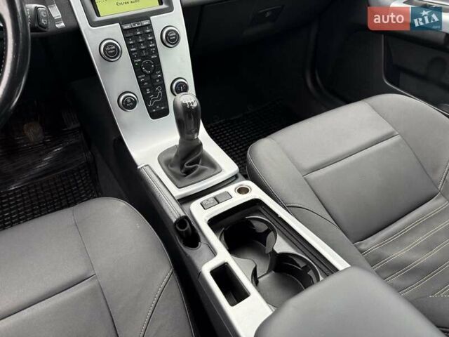 Белый Вольво В50, объемом двигателя 1.6 л и пробегом 209 тыс. км за 8150 $, фото 33 на Automoto.ua