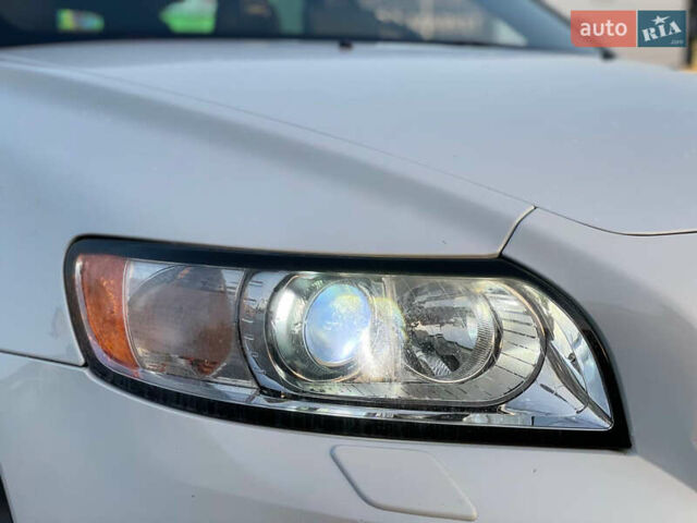 Білий Вольво V50, об'ємом двигуна 0 л та пробігом 293 тис. км за 9999 $, фото 25 на Automoto.ua