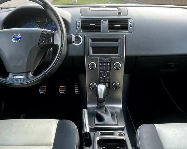 Белый Вольво В50, объемом двигателя 2 л и пробегом 296 тыс. км за 10900 $, фото 22 на Automoto.ua