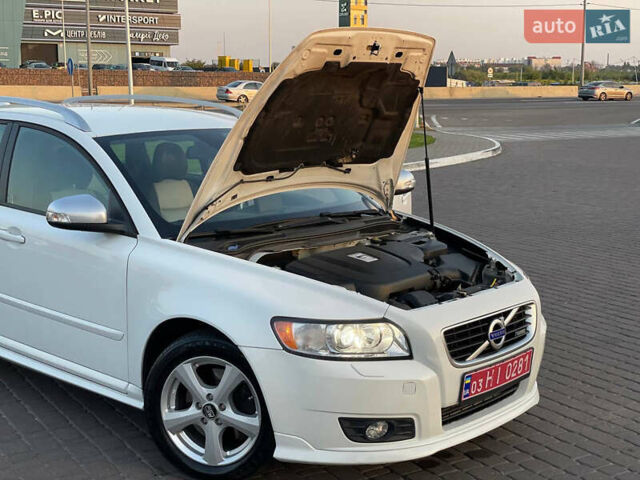 Білий Вольво V50, об'ємом двигуна 0 л та пробігом 293 тис. км за 9999 $, фото 7 на Automoto.ua