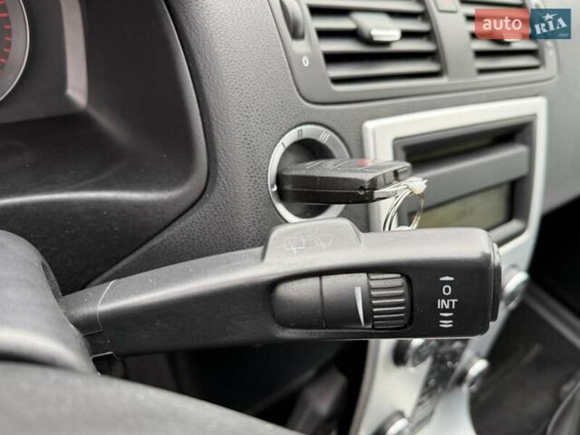 Белый Вольво В50, объемом двигателя 1.6 л и пробегом 209 тыс. км за 8150 $, фото 23 на Automoto.ua