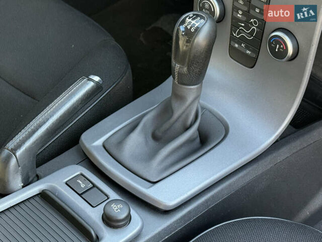 Белый Вольво В50, объемом двигателя 1.6 л и пробегом 178 тыс. км за 7999 $, фото 42 на Automoto.ua