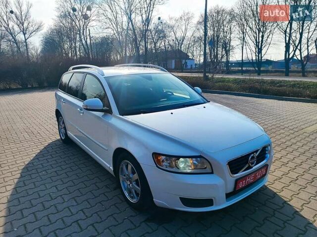 Белый Вольво В50, объемом двигателя 1.6 л и пробегом 172 тыс. км за 7850 $, фото 6 на Automoto.ua