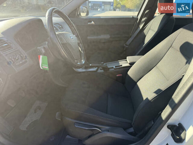 Білий Вольво V50, об'ємом двигуна 1.6 л та пробігом 178 тис. км за 7999 $, фото 25 на Automoto.ua