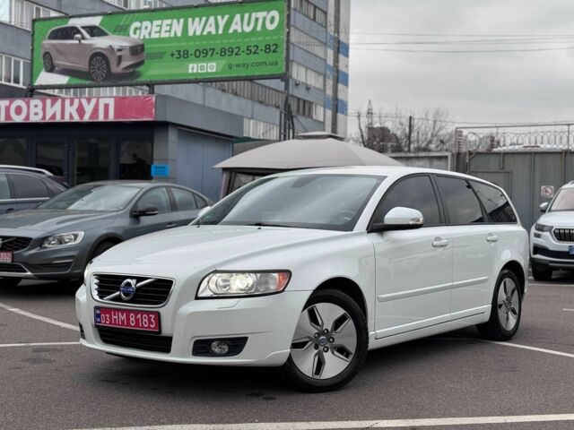 Білий Вольво V50, об'ємом двигуна 1.6 л та пробігом 240 тис. км за 9800 $, фото 9 на Automoto.ua