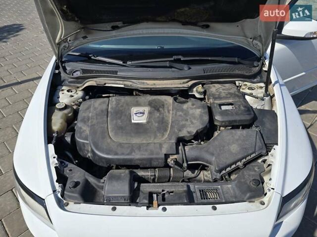Белый Вольво В50, объемом двигателя 2 л и пробегом 263 тыс. км за 9500 $, фото 26 на Automoto.ua