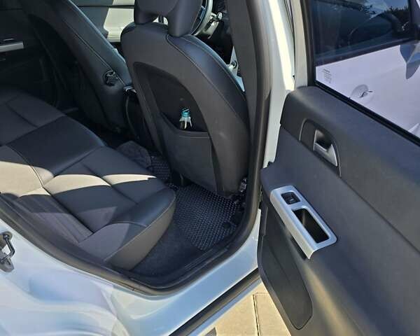 Белый Вольво В50, объемом двигателя 2 л и пробегом 263 тыс. км за 9500 $, фото 17 на Automoto.ua