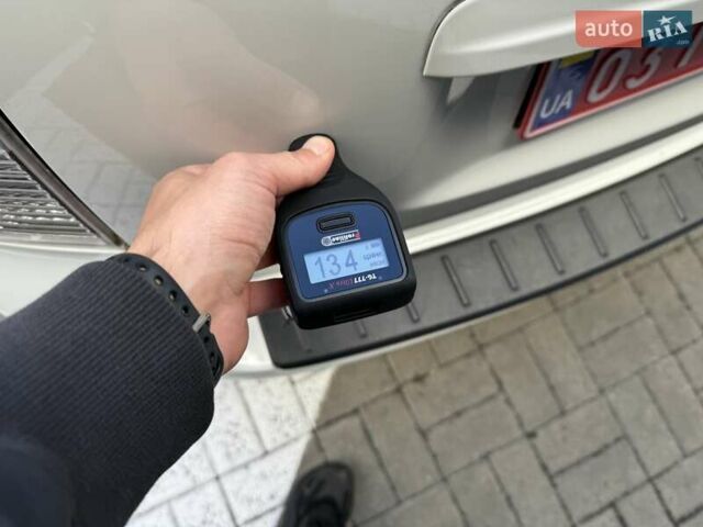 Білий Вольво V50, об'ємом двигуна 1.6 л та пробігом 225 тис. км за 8750 $, фото 41 на Automoto.ua