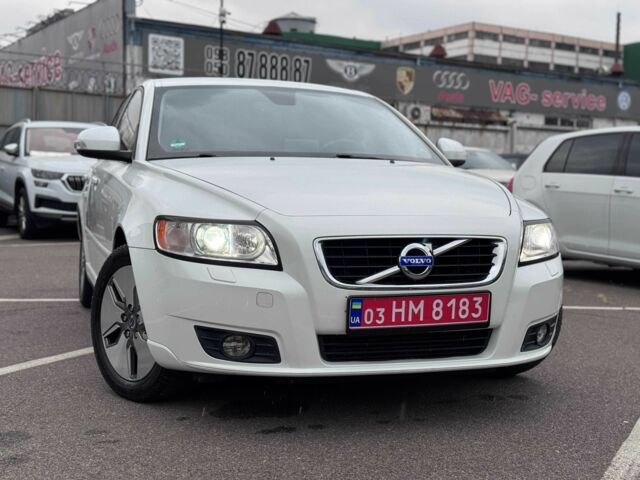 Білий Вольво V50, об'ємом двигуна 1.6 л та пробігом 240 тис. км за 9800 $, фото 12 на Automoto.ua
