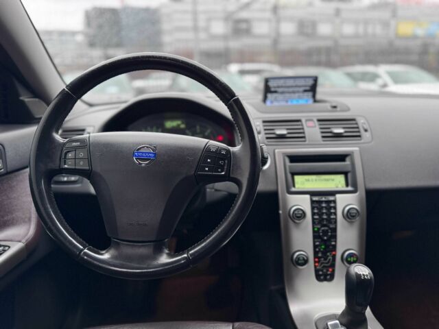 Білий Вольво V50, об'ємом двигуна 1.6 л та пробігом 240 тис. км за 9800 $, фото 1 на Automoto.ua